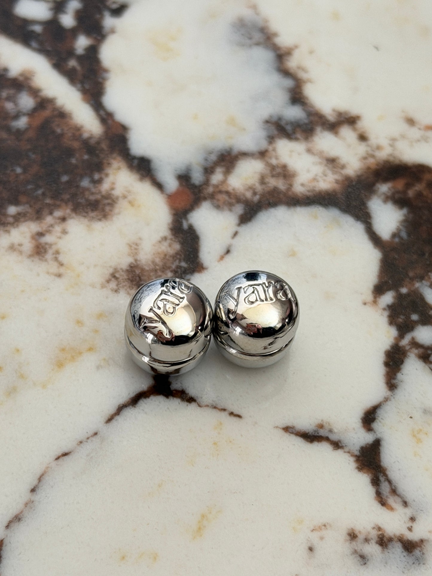 Silver Snagless Magnets - Set of 2