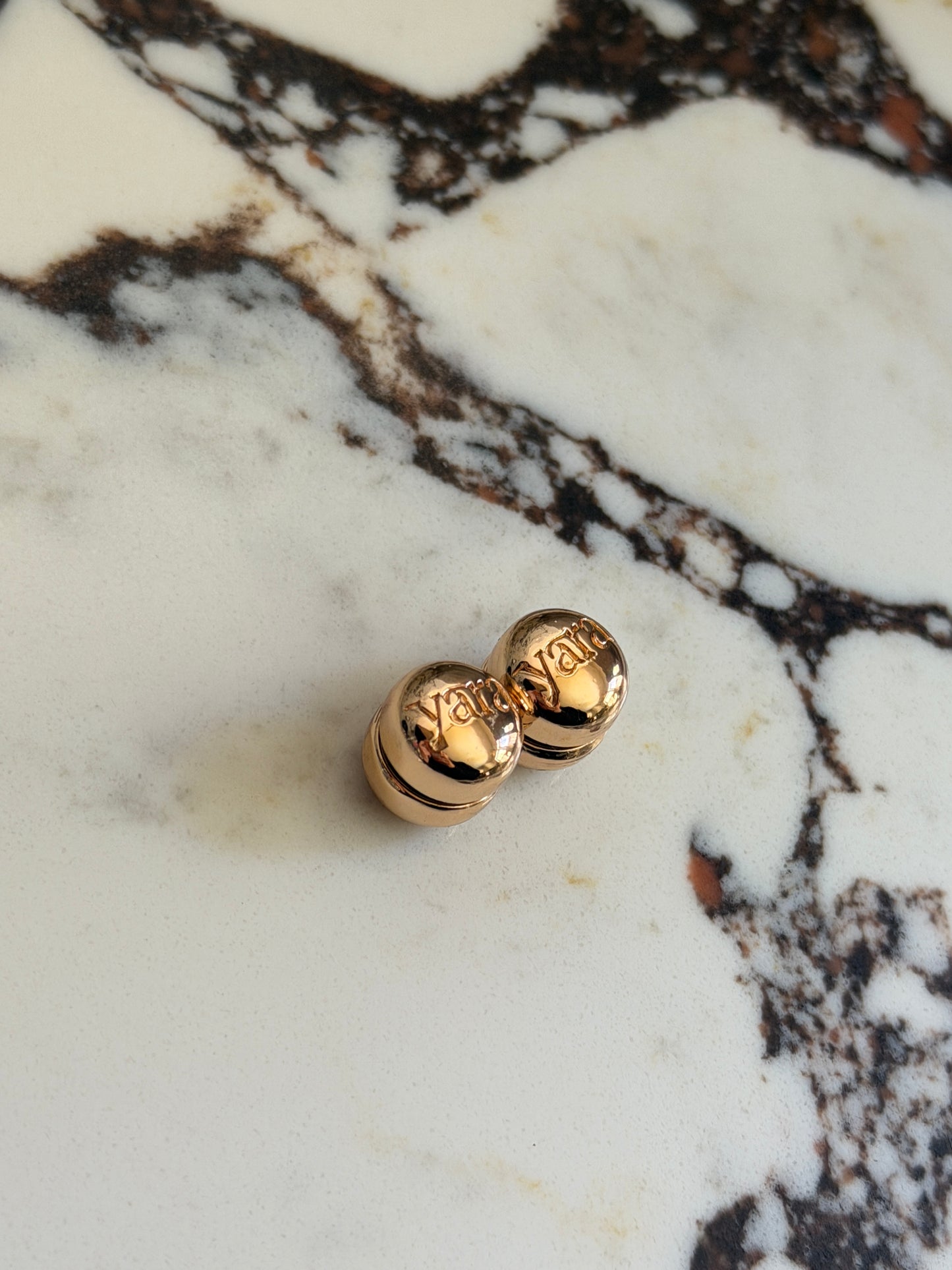 Gold Snagless Magnets - Set of 2
