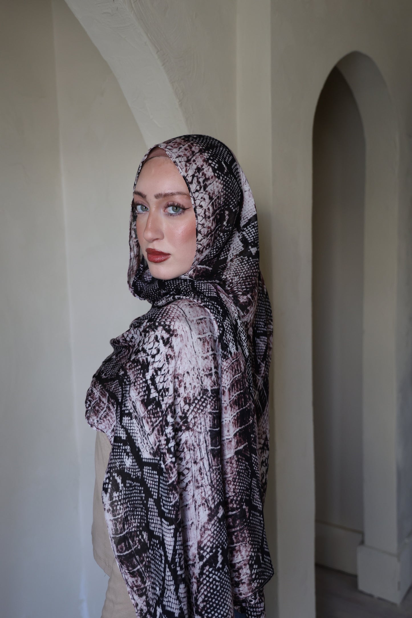 Crocodile Blush Modal Hijab