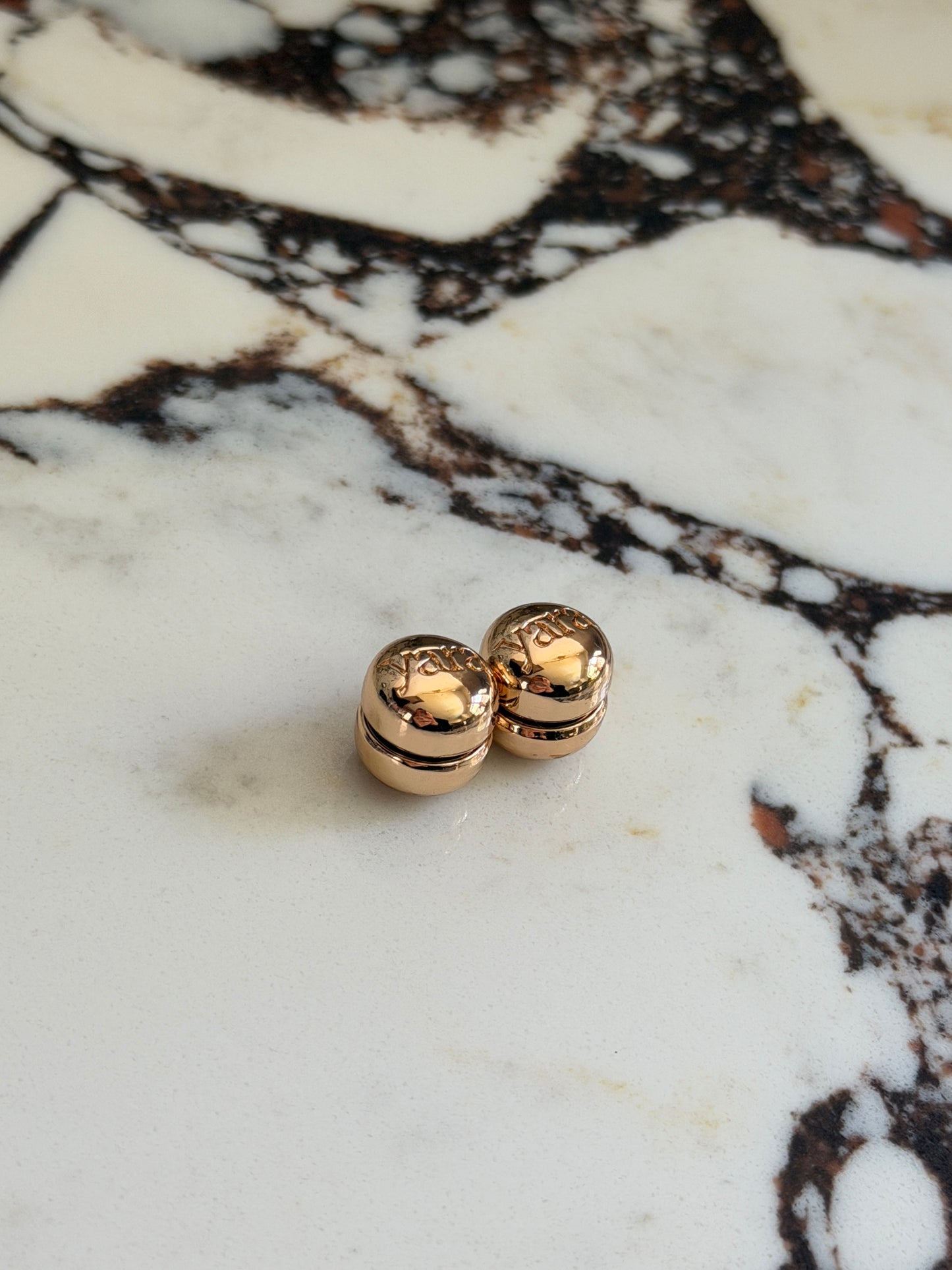 Gold Snagless Magnets - Set of 2