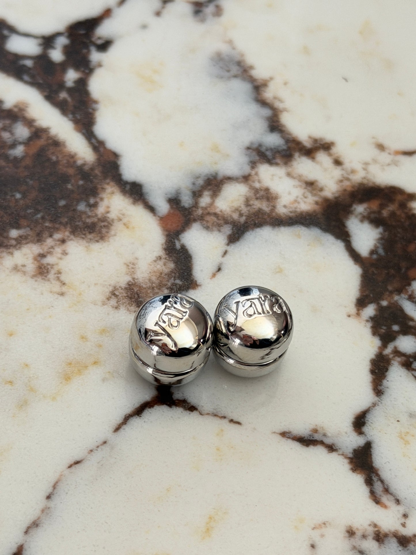 Silver Snagless Magnets - Set of 2